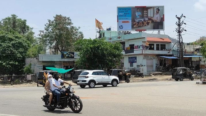 Billboard advertising agency in Old Delhi managing outdoor billboard campaign in a busy commercial area