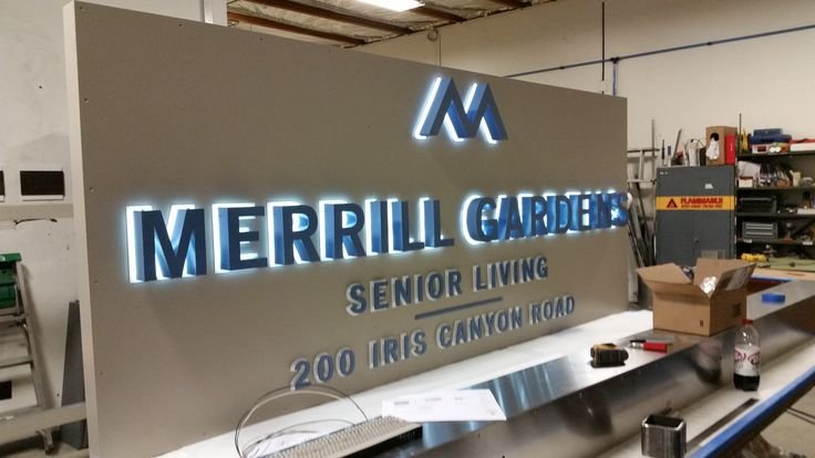 LED signages are bright, eye-catching digital displays used for advertising, branding, and information sharing in both indoor and outdoor settings.