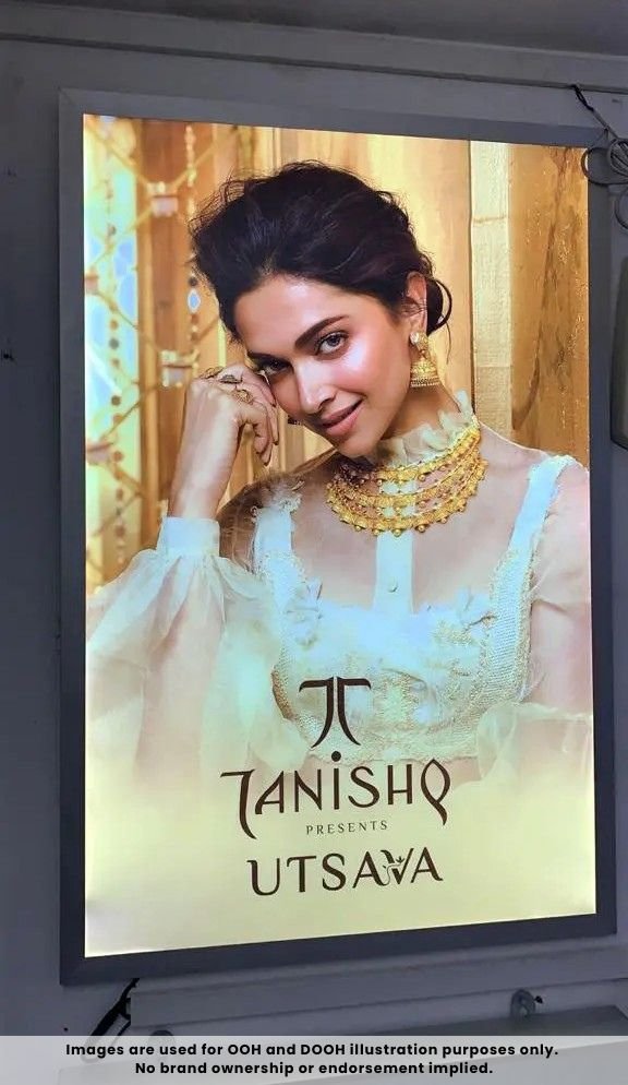 LED Clip On Branding lightbox display for premium jewellery retail branding and visual merchandising