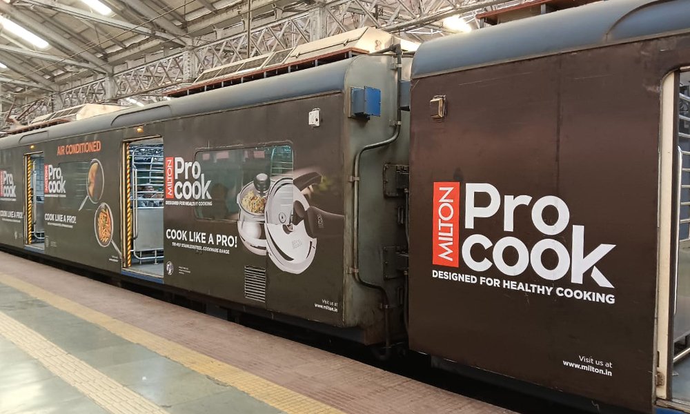 Metro advertising in Lower Malad Mumbai - 