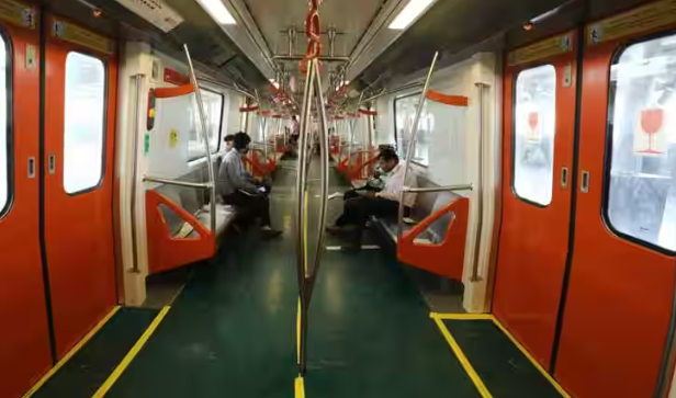 Metro advertising in Sector 21 Gandhinagar - 