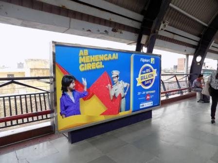 Metro station panel advertising in Noida Sector 34 - 