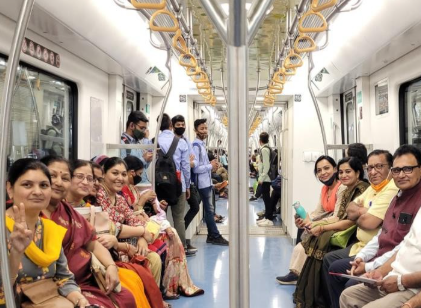 Metro Inside Advertising In Dharampeth, Nagpur - 