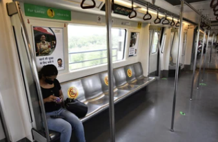 Metro Advertising in HUDA City Centre Delhi - 