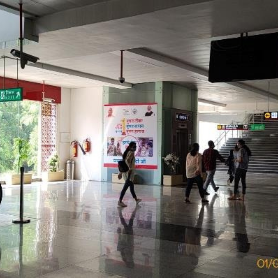 Metro Advertising In Mahanagar, Lucknow - 
